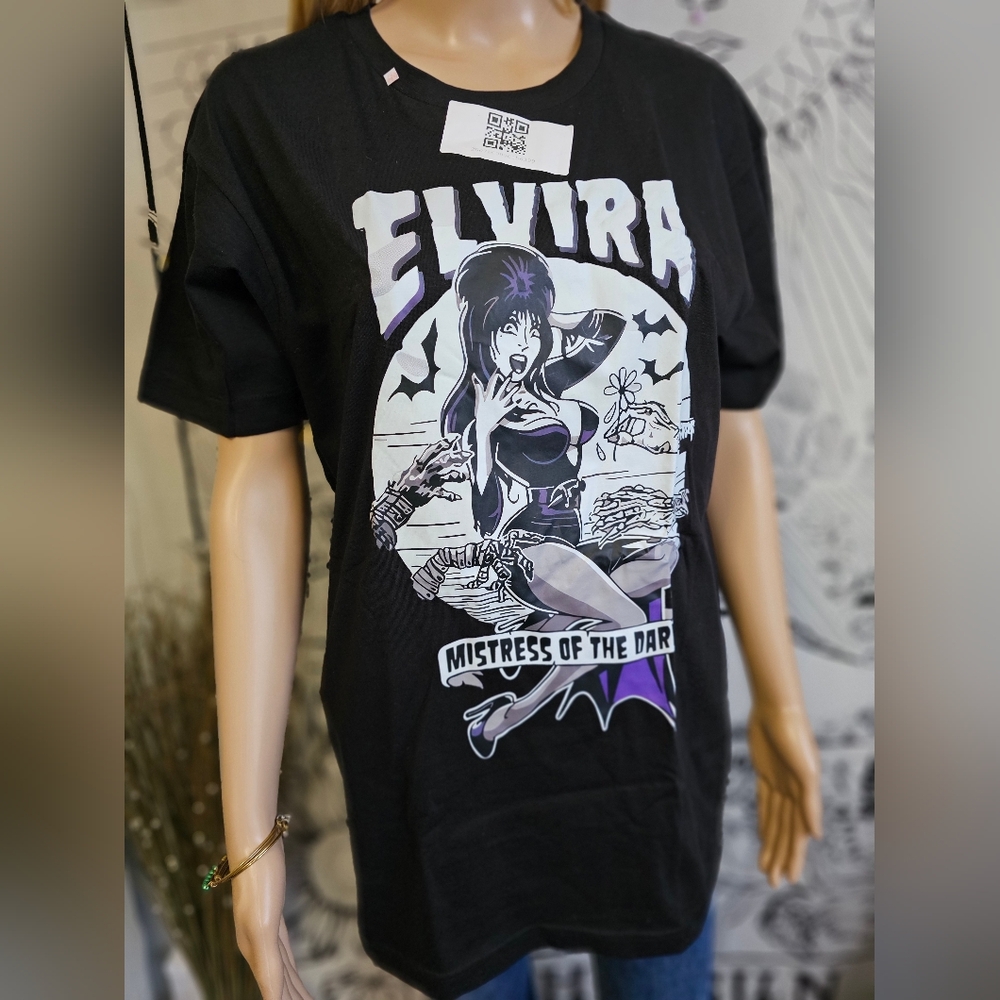 New Elvira Mistress of the Dark Graphic T-Shirt Sz Medium